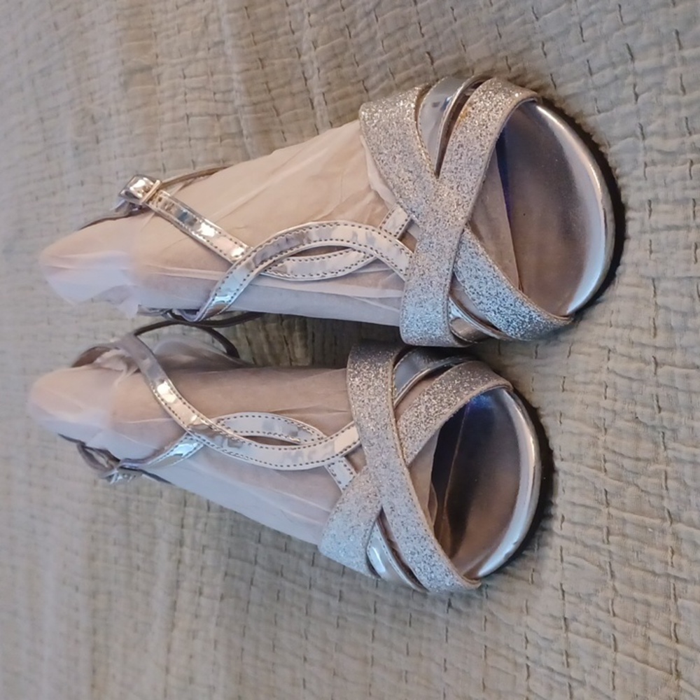Fioni grace sandals 7.5 glitter, metallic, buckle , wedge heels 2.5